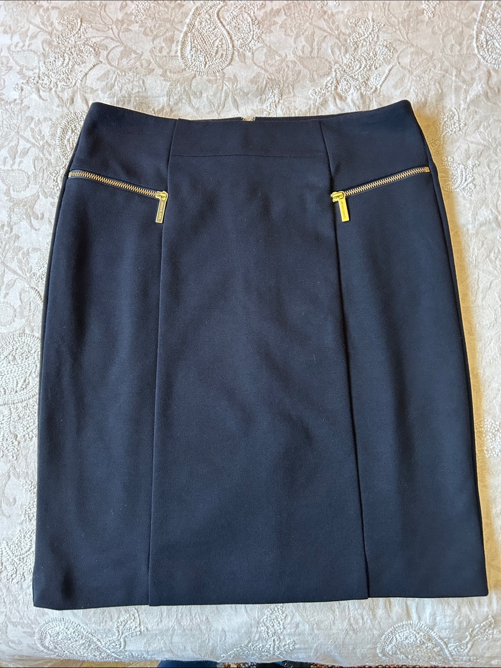 ✨ Chic & Professional! Michael Kors Gold Zipper Accent Pencil Skirt ✨